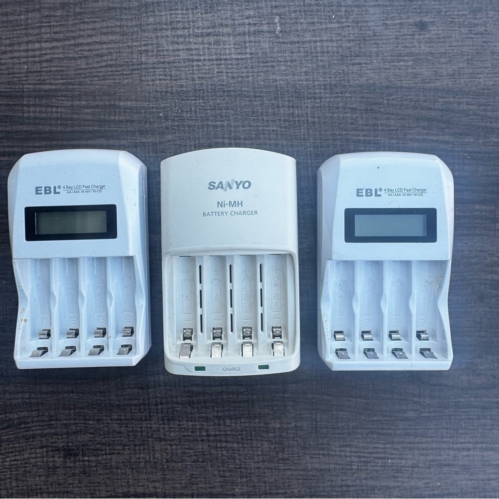 Sanyo NC-MQN06U Ni-MH Class 2 1.2v Battery Charger for AA & AAA Batteries + More